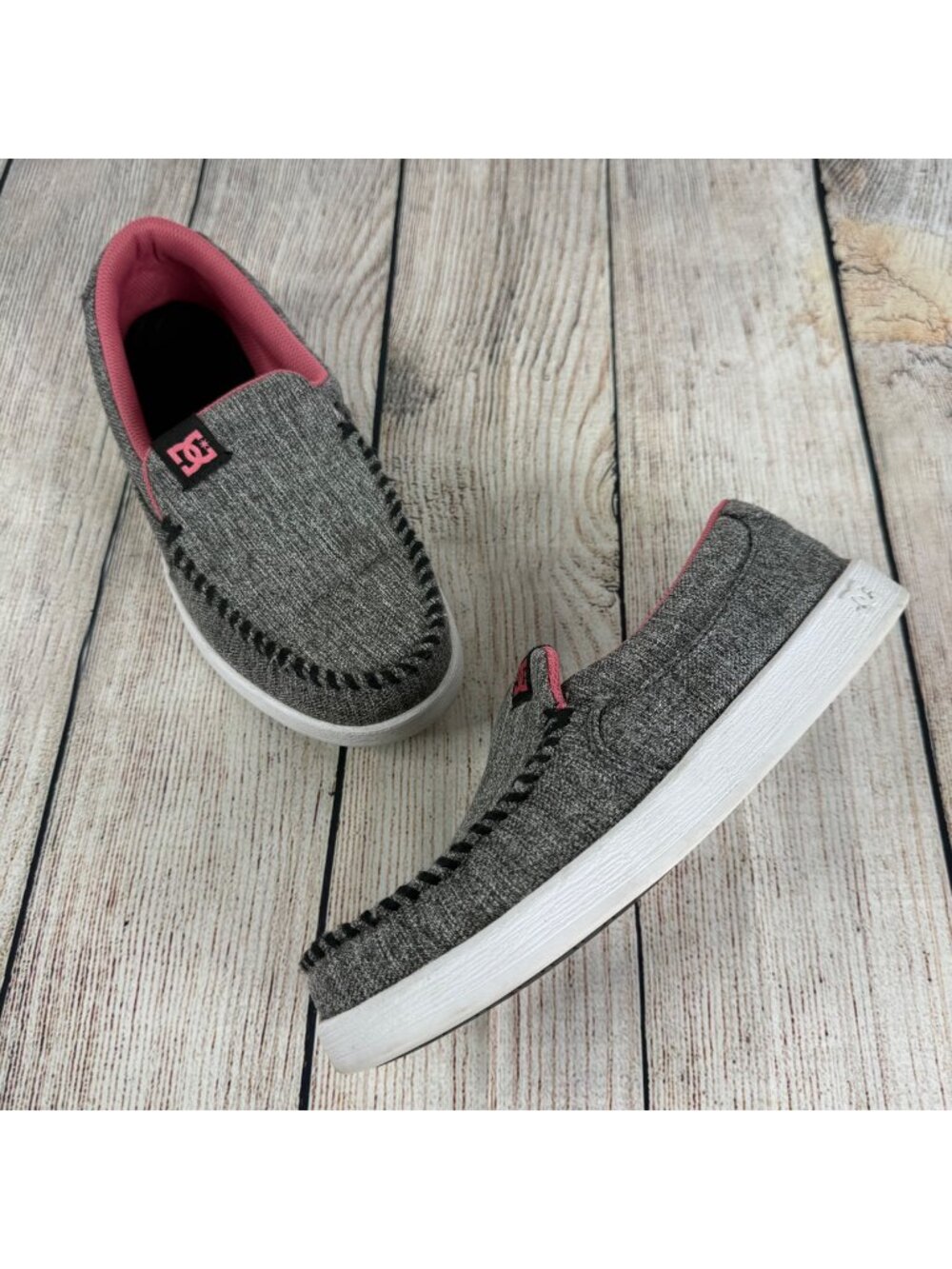 DC Women’s Villian TX SE Slip On Skate Shoes Loafers Heather Grey Pink Size 7.5